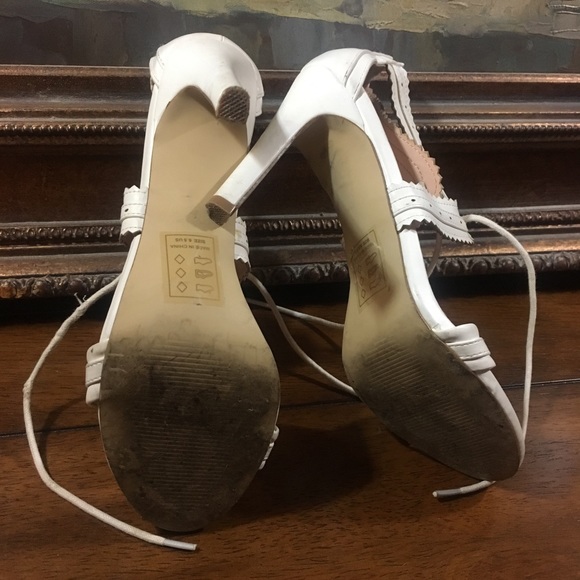 White open toe tie heels size 6.5 - Picture 6 of 6